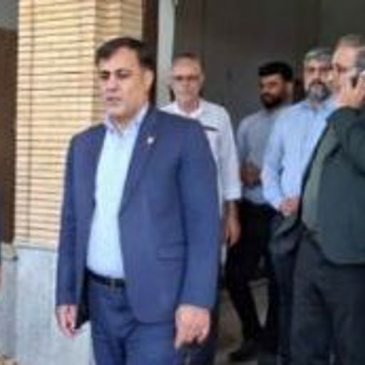 بازدید و نظارت جهانبخش قلاوند نماینده مردم شهرستان اندیمشک از روند اجرای طرح توسعه و بازسازی سالن انتظار ایستگاه راه‌آهن*
